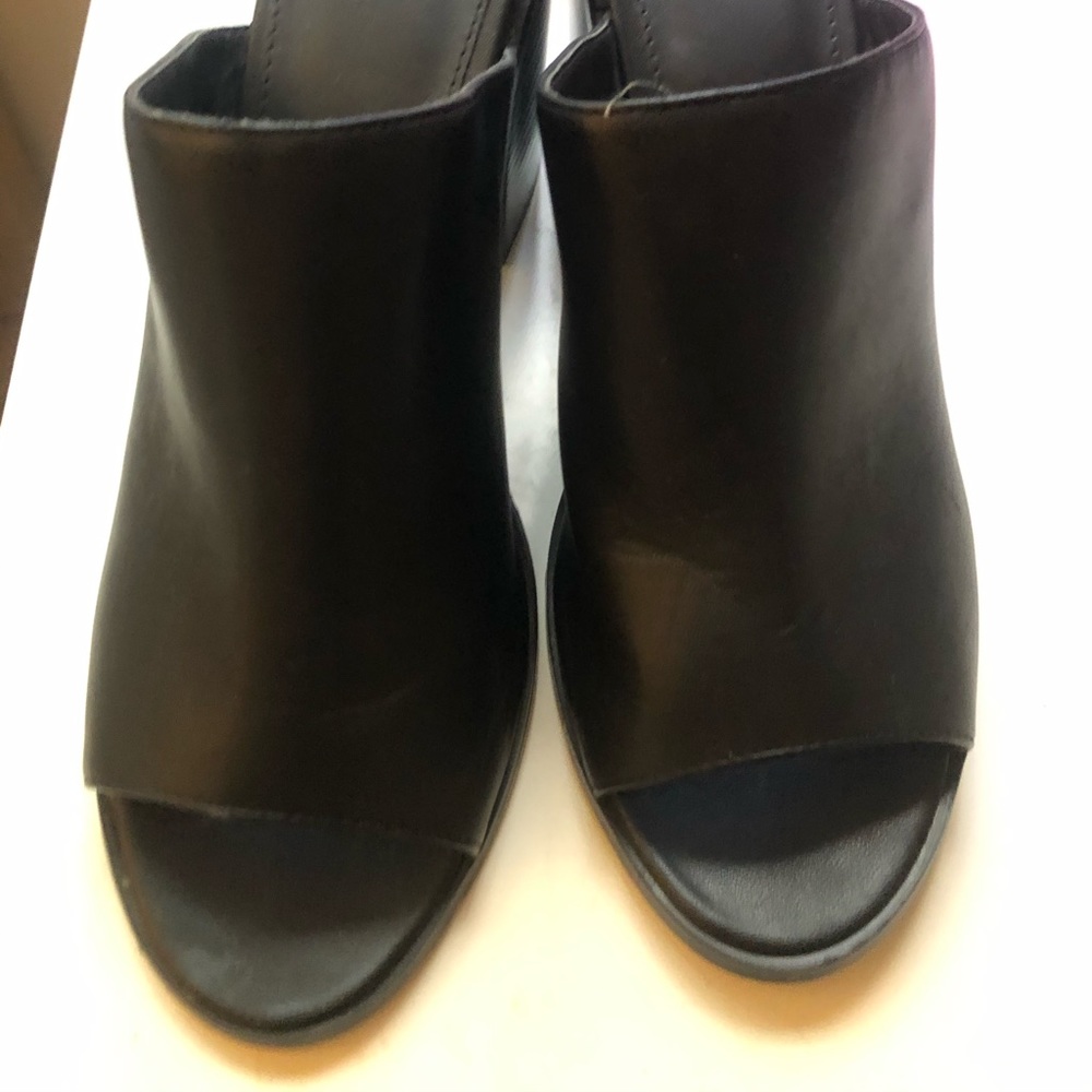 Urban Outfitters Black Open-toed mules